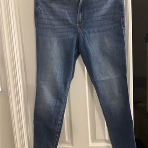 Hollister Women's Skinny Jeans in Blue